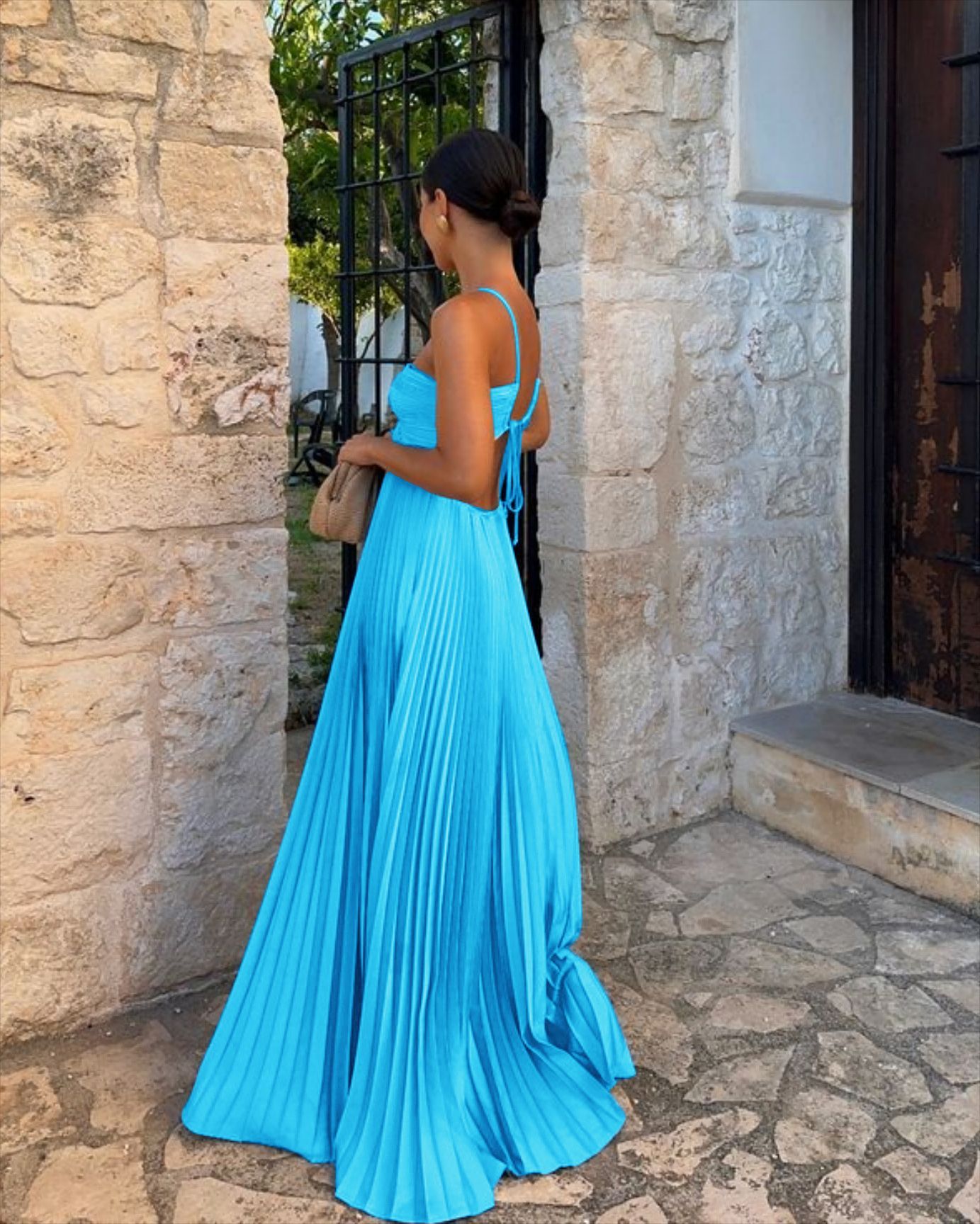Robe cocktail à taille haute sans manches